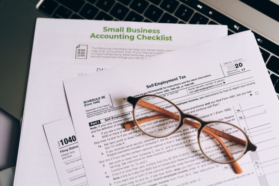 AI Bookkeeping Assistant for Small Business Guide