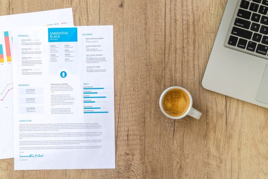 Best AI Resume Builder Comparison (2026 Guide & Reviews)